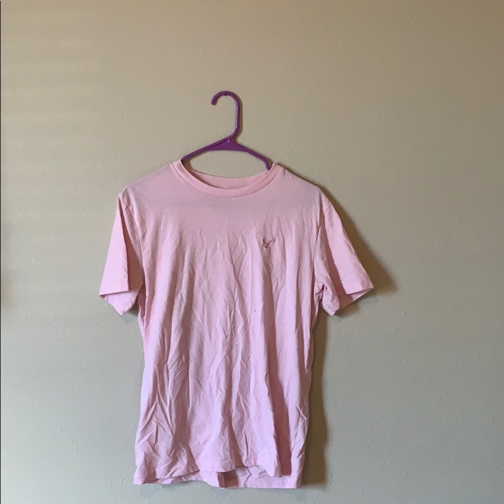 light pink men’s american eagle tshirt